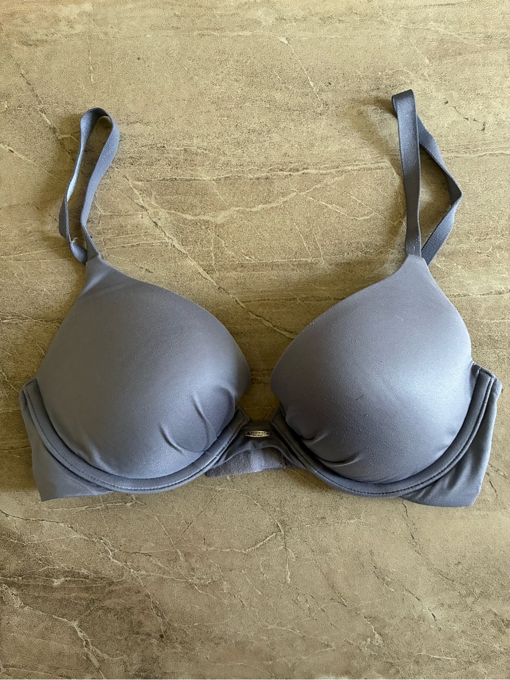 Victoria's Secret Bra (32D)